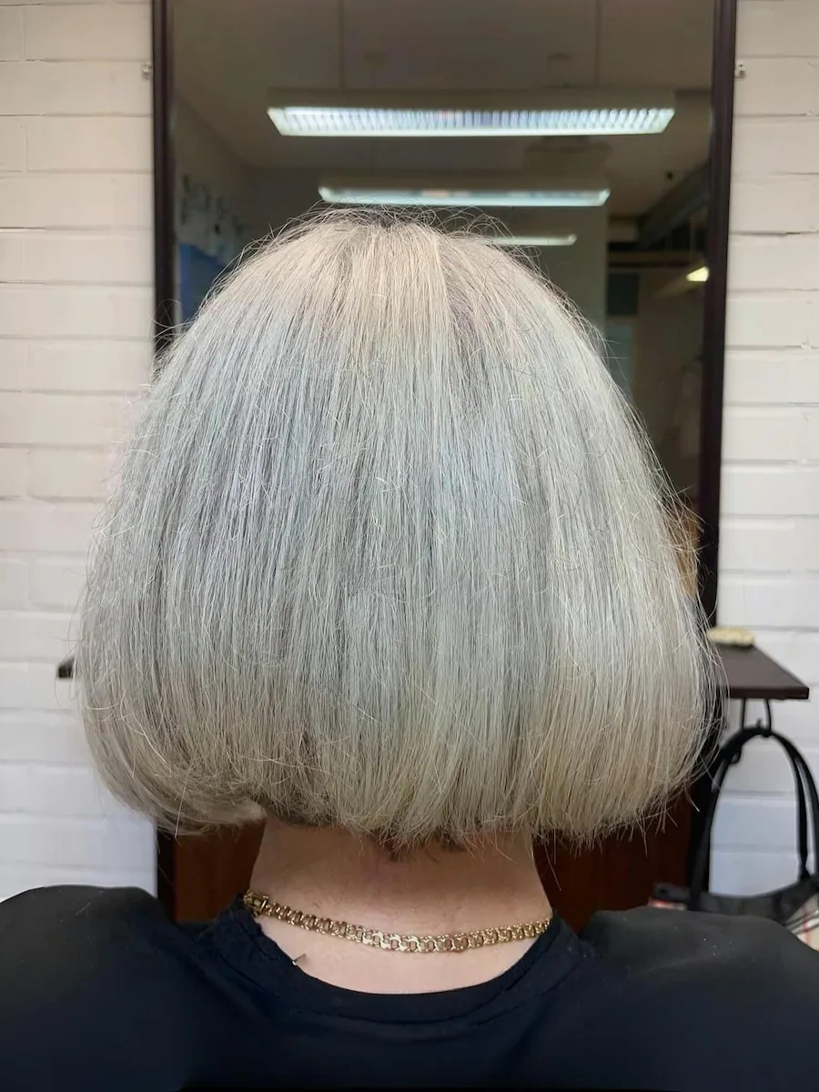 Naisten vaalea polkkatukka